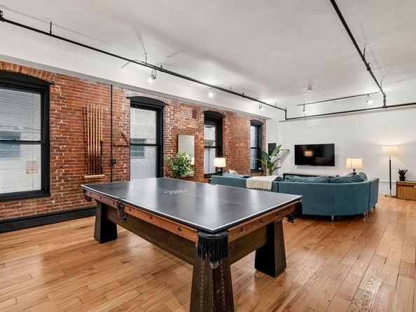 19 Stanhope Street, Boston MA 02116