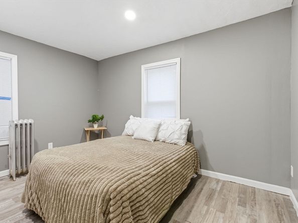 53 James St, Worcester MA 01603