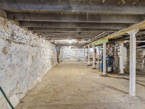 53 James St, Worcester MA 01603