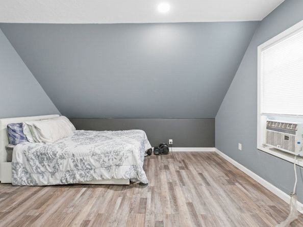 53 James St, Worcester MA 01603