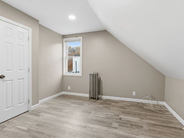 53 James St, Worcester MA 01603