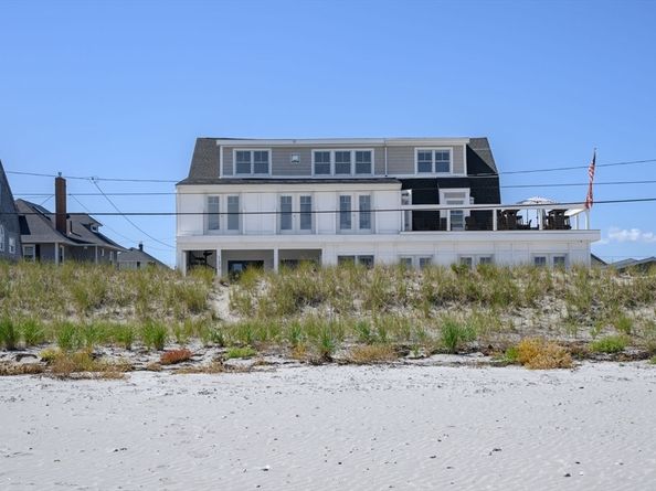 133 Beach Ave, Hull MA 02045