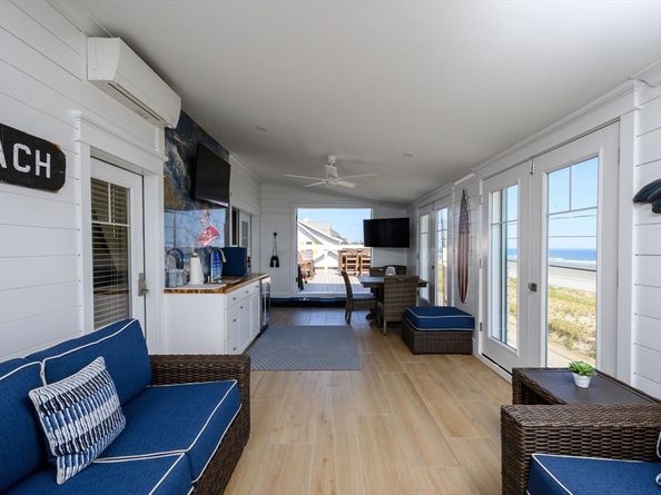 133 Beach Ave, Hull MA 02045