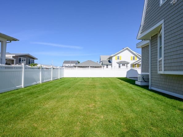 133 Beach Ave, Hull MA 02045