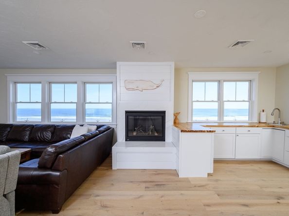 133 Beach Ave, Hull MA 02045