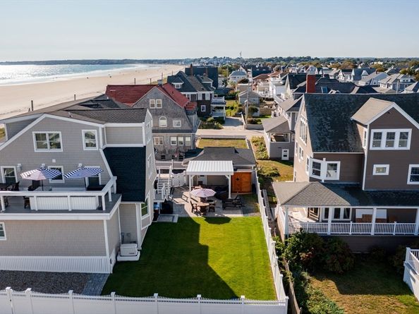 133 Beach Ave, Hull MA 02045