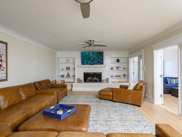 133 Beach Ave, Hull MA 02045