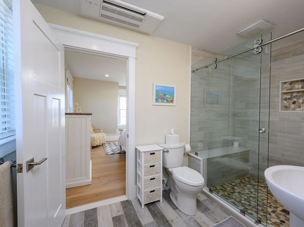 133 Beach Ave, Hull MA 02045