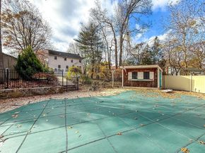 2 Larson Rd, Milford MA 01757