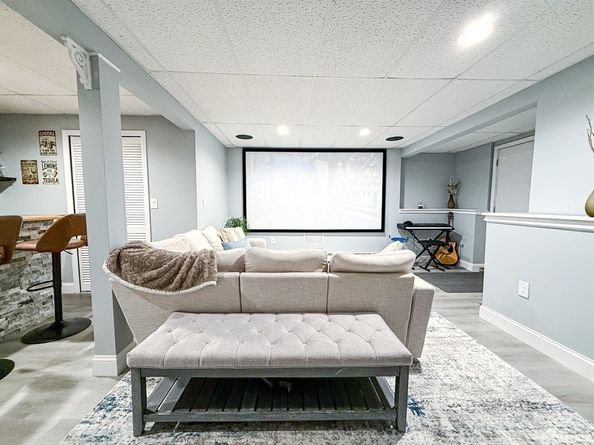 2 Larson Rd, Milford MA 01757