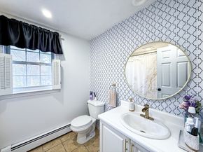 2 Larson Rd, Milford MA 01757