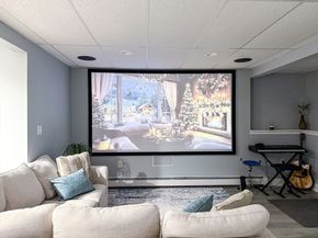 2 Larson Rd, Milford MA 01757