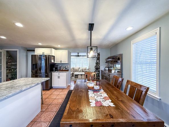 2 Larson Rd, Milford MA 01757