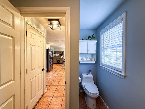 2 Larson Rd, Milford MA 01757