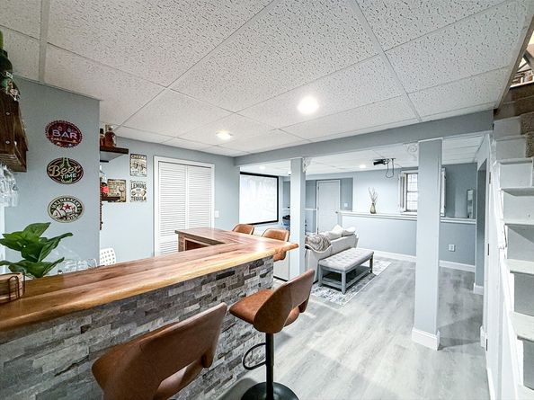 2 Larson Rd, Milford MA 01757