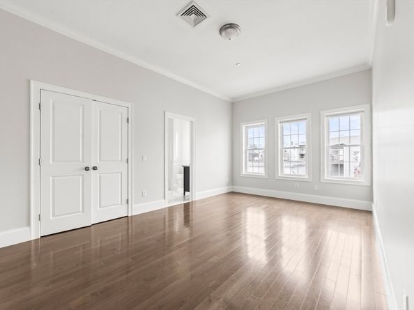 823 East Sixth Street 5, Boston MA 02127