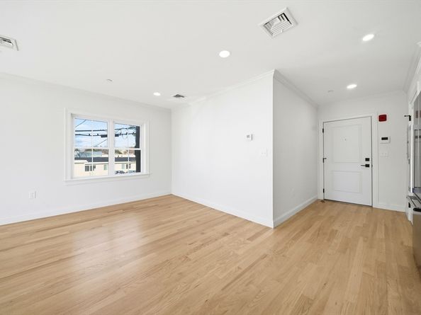 50 N. Payne St 3, Quincy MA 02169