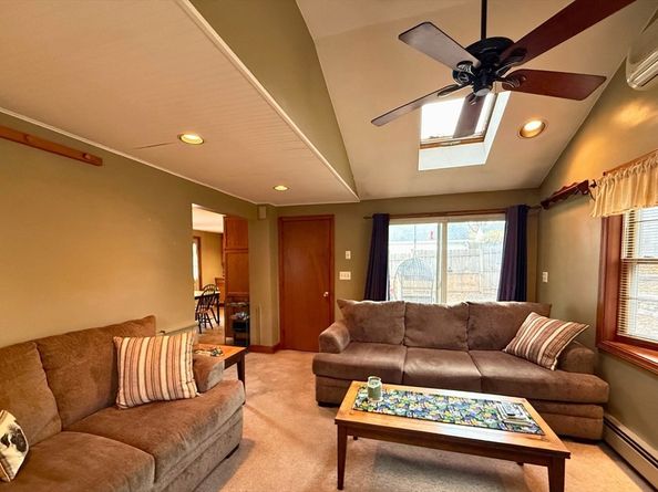 37 Glendale St, Maynard MA 01754