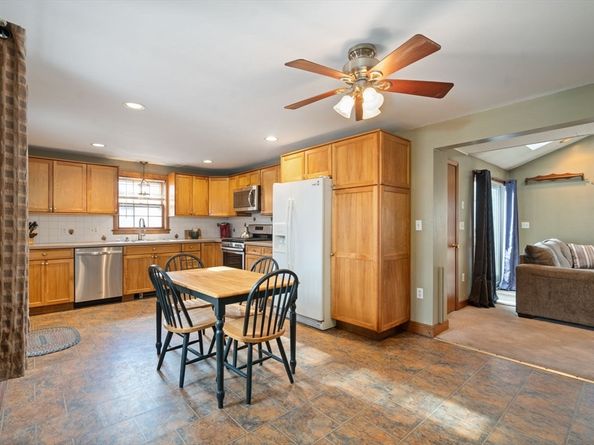 37 Glendale St, Maynard MA 01754