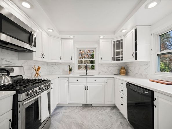 25 Highland Trl, West Brookfield MA 01585