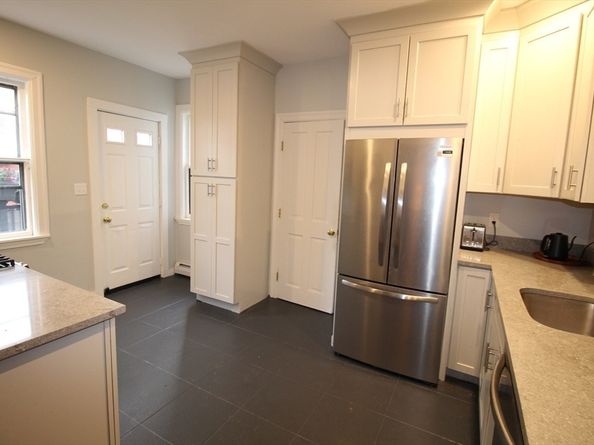 1 Hill St, Newburyport MA 01950