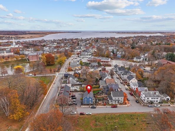 1 Hill St, Newburyport MA 01950