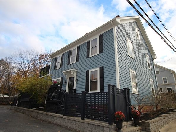 1 Hill St, Newburyport MA 01950