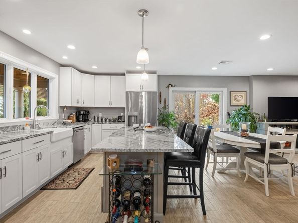 7 Hat Trick Dr, Plymouth MA 02360