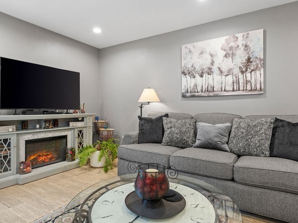 7 Hat Trick Dr, Plymouth MA 02360