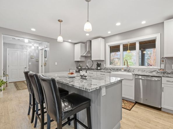 7 Hat Trick Dr, Plymouth MA 02360