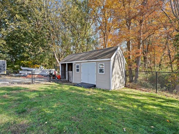 330 W Main St, Avon MA 02322