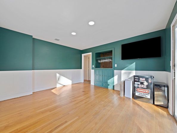 330 W Main St, Avon MA 02322