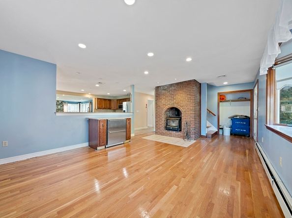 330 W Main St, Avon MA 02322