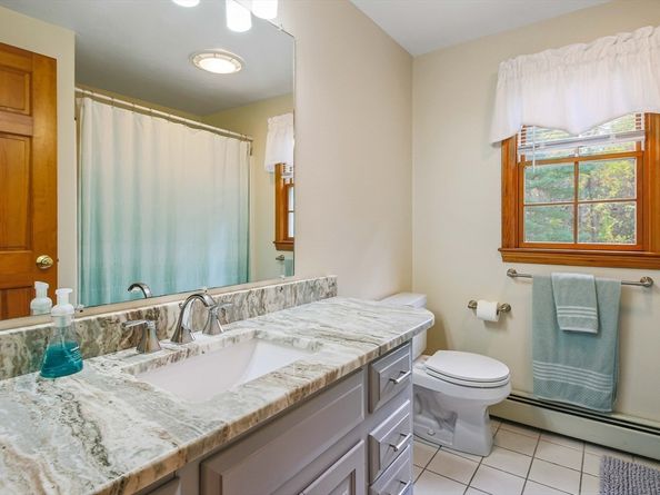 5 Wildflower Dr, Sutton MA 01590