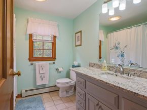 5 Wildflower Dr, Sutton MA 01590