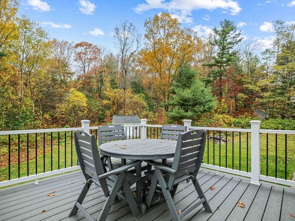 5 Wildflower Dr, Sutton MA 01590