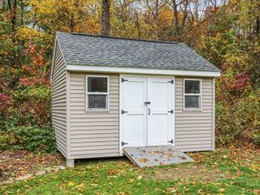 5 Wildflower Dr, Sutton MA 01590