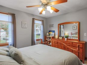 5 Wildflower Dr, Sutton MA 01590