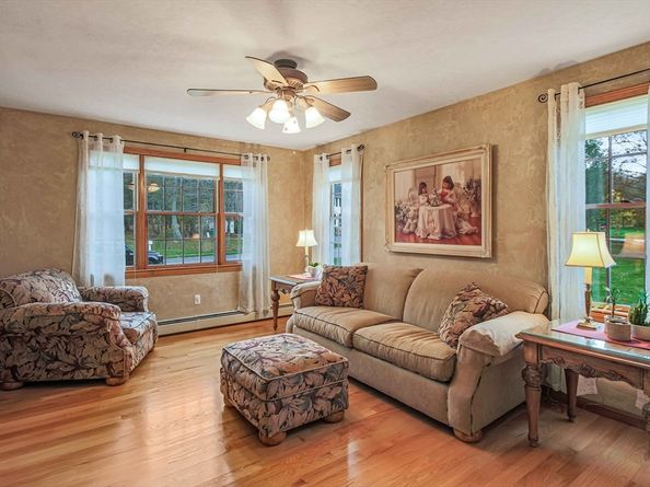 5 Wildflower Dr, Sutton MA 01590