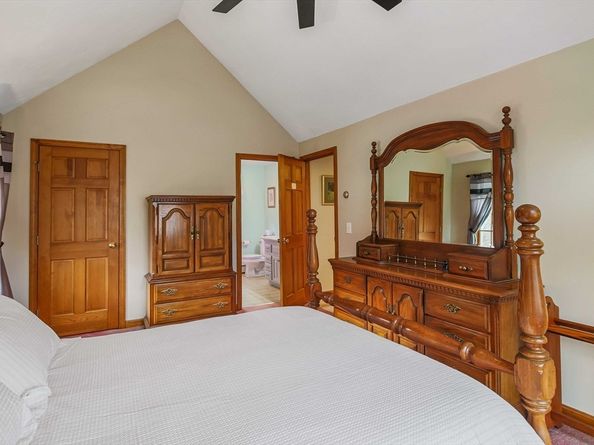 5 Wildflower Dr, Sutton MA 01590