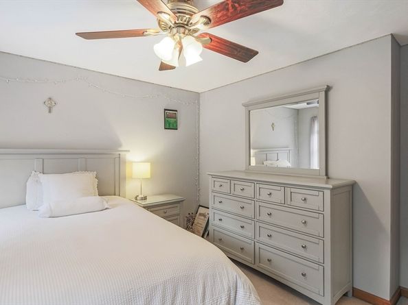 5 Wildflower Dr, Sutton MA 01590