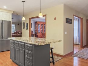 5 Wildflower Dr, Sutton MA 01590