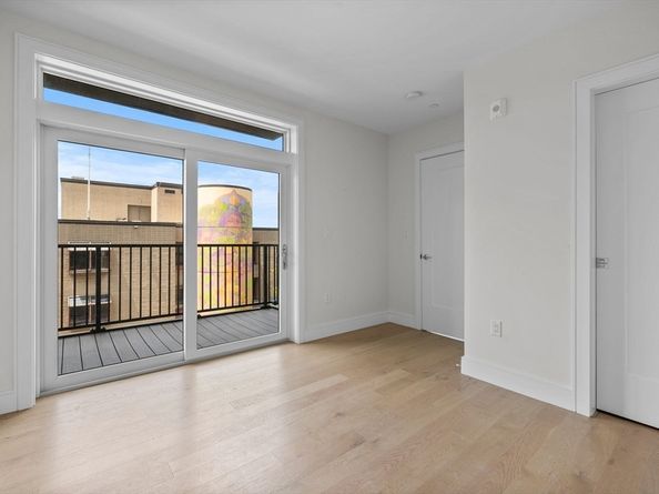 301 Border Street 511, Boston MA 02128