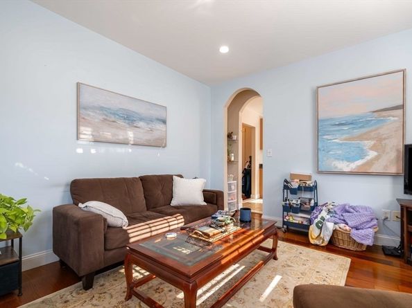 76 Taft Ave 1, Newton MA 02465