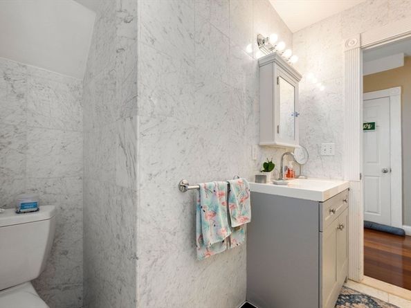 76 Taft Ave 1, Newton MA 02465