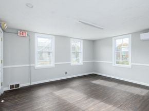 504 Main St, Sturbridge MA 01518