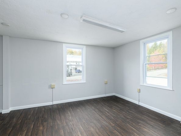 504 Main St, Sturbridge MA 01518