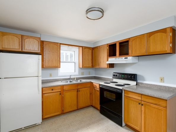 504 Main St, Sturbridge MA 01518