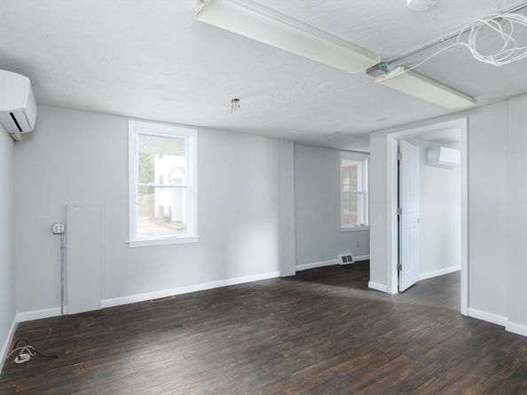 504 Main St, Sturbridge MA 01518