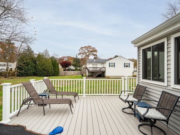 11 Violet Rd, Burlington MA 01803